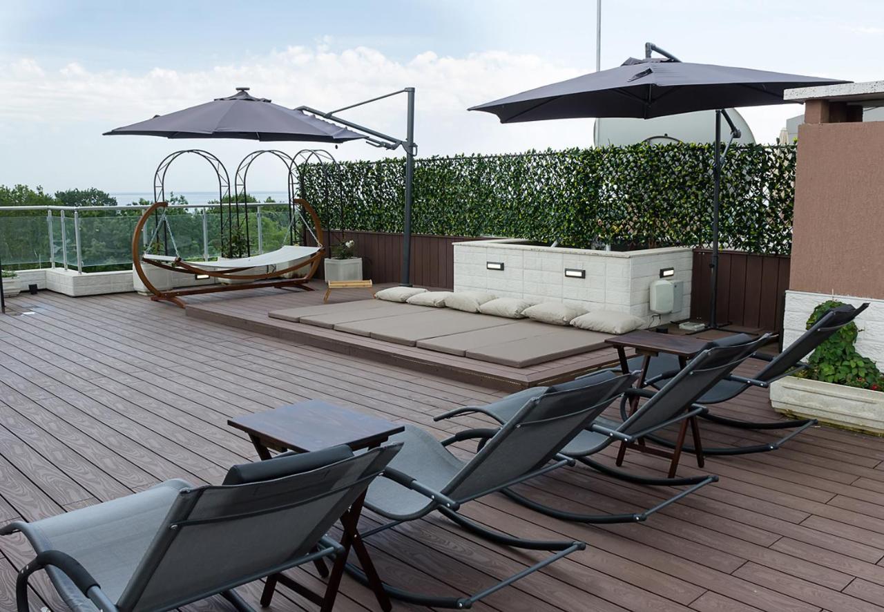 Ferienwohnung Under The Stars - Lux Penthouse With Pool And Terrace By Flat Mаnager Saints Constantine and Helena Exterior foto